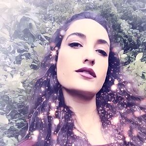 Meet your Posher, April